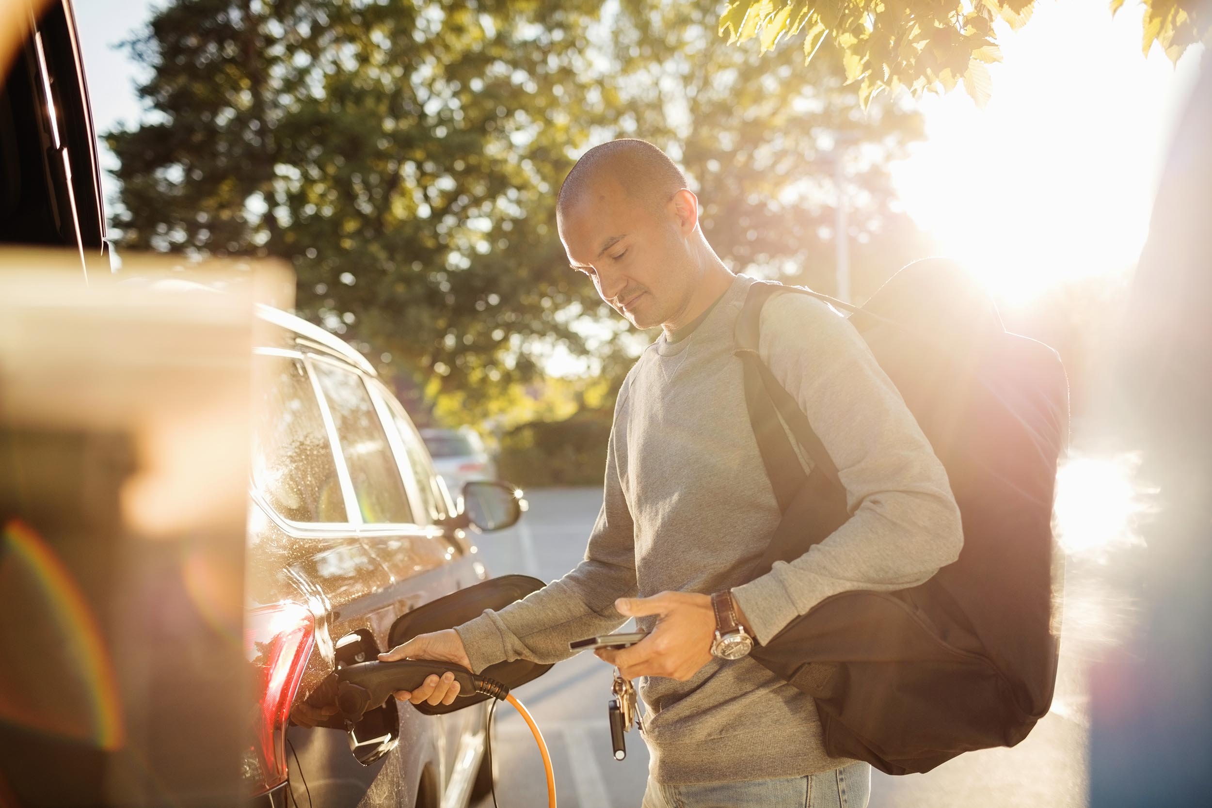 Charging-electric-car-GettyImages-699095627-2500