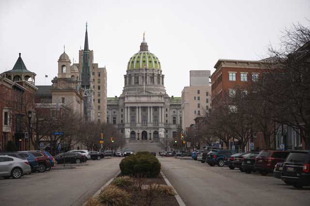 GettyImages-1403270625_resized_pennsylvania-statehouse