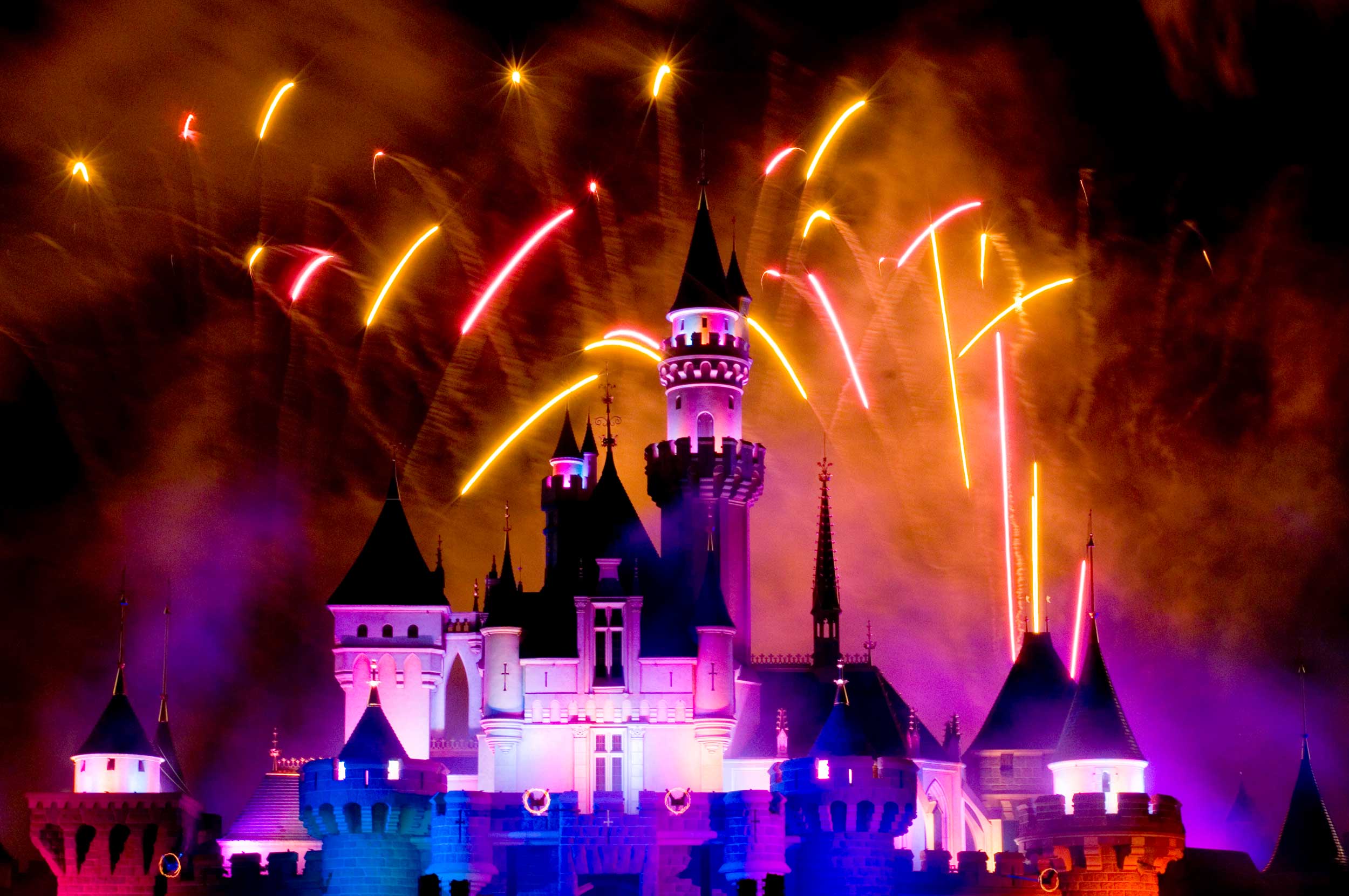 TaxBuzz Top 5 - Dad Almost "Spits Out Coffee" Over Disneyland Breakfast Bill, Cuts to Fed Staff Pay Nixed From Trump Tax Bill & More