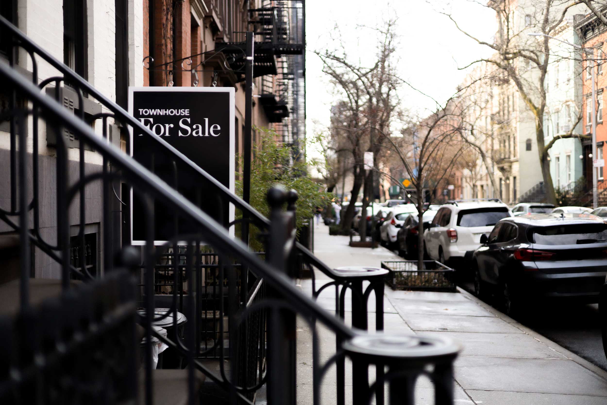 real-estate-GettyImages-1400734918-2500