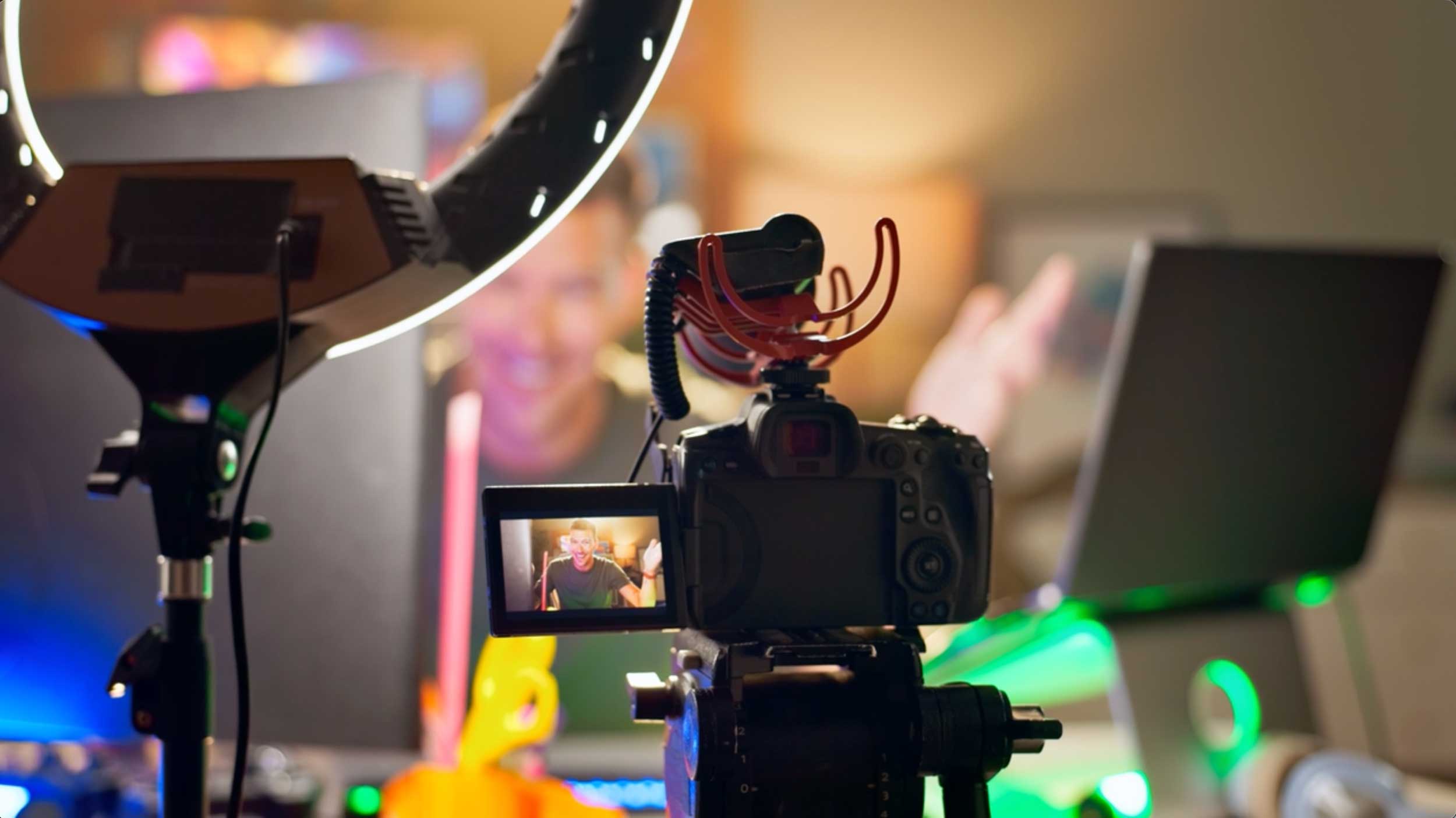 influencers-GettyImages-2149200642-2500